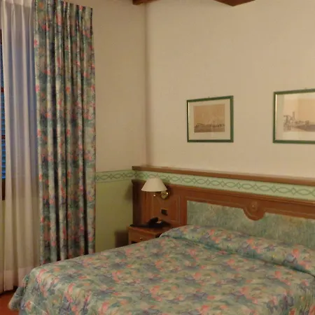 Sonnino Hotel 4*